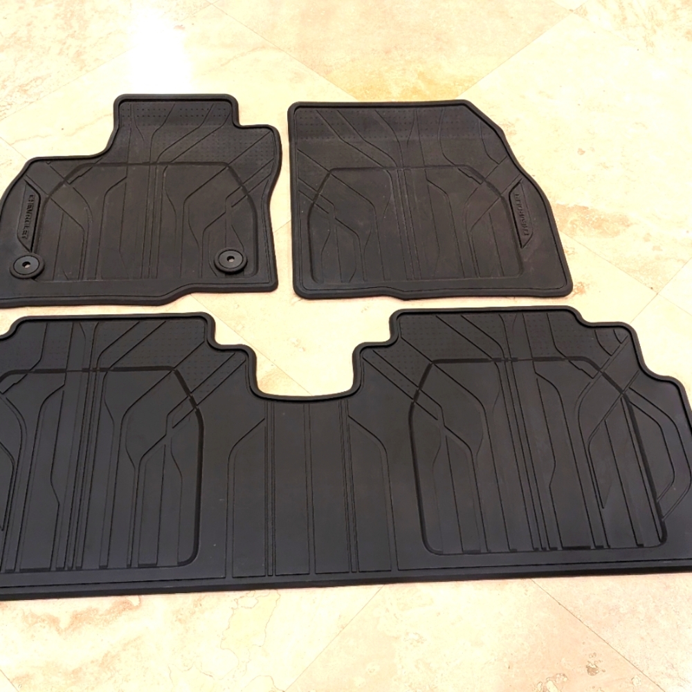ORIGINAL CHEVY BOLT EUV 2023 ALL WEATHER SET OF BLACK CAR FLOOR MATS